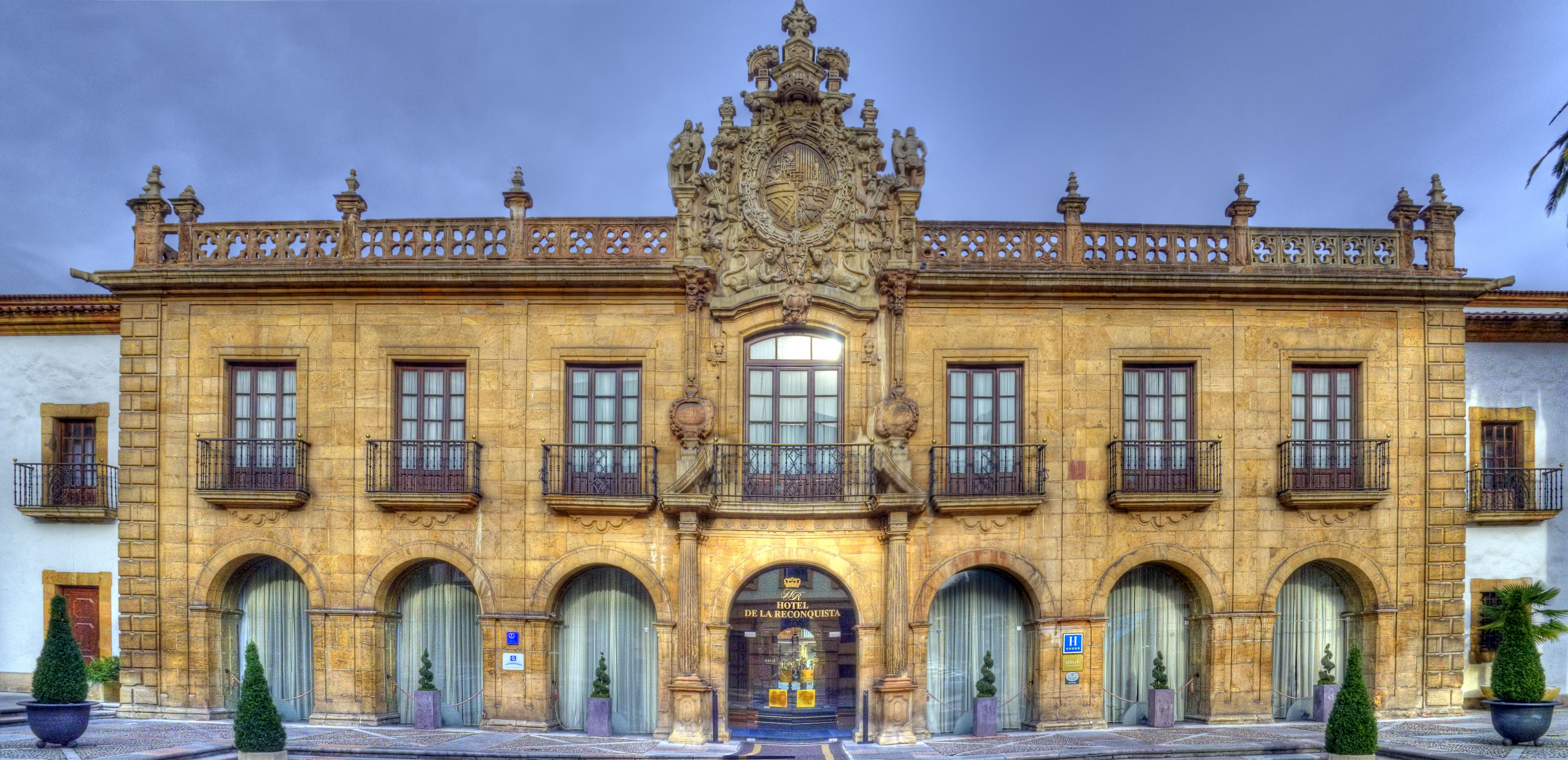Hotel de la Reconquista